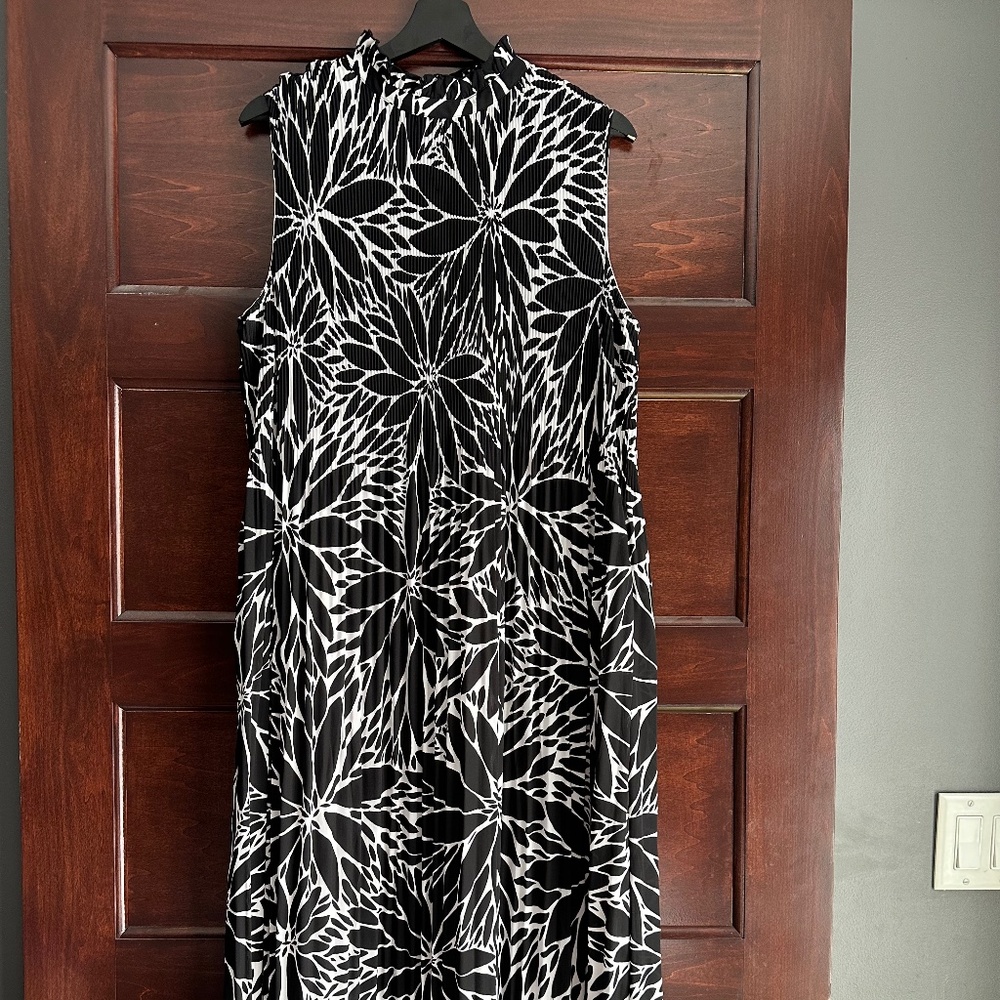 Chico's Black Label Floral Crinkle High-Neck Dress - Picture 2 of 9